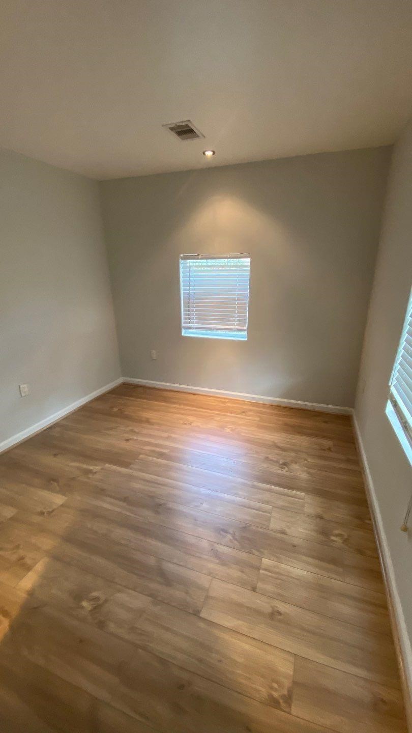 1918 Oleander La Marque, TX 77568 - Photo 6 of 20 a view of room and window
