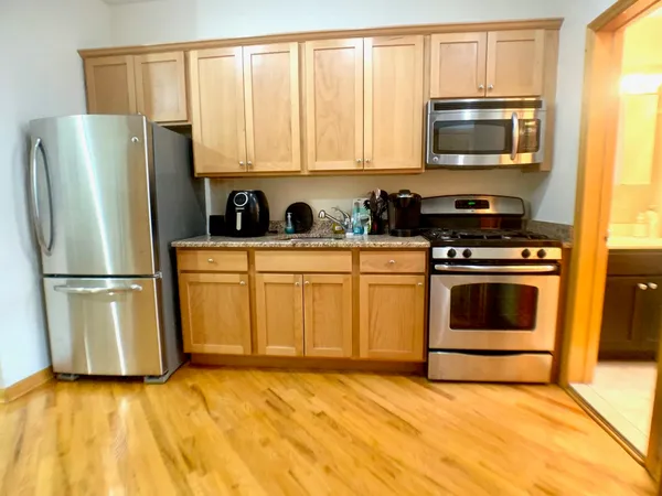 $3,100 | 402 Grand Street, Unit 3N, Hoboken, NJ 07030