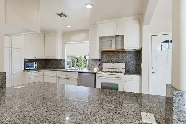 $810,000 | 9341 Greenbush Avenue, Arleta, CA 91331