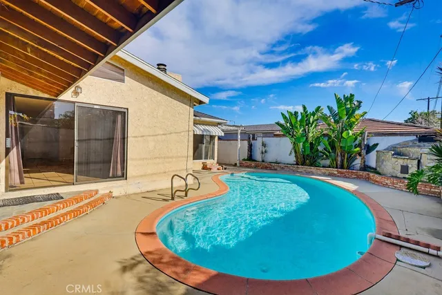 $810,000 | 9341 Greenbush Avenue, Arleta, CA 91331