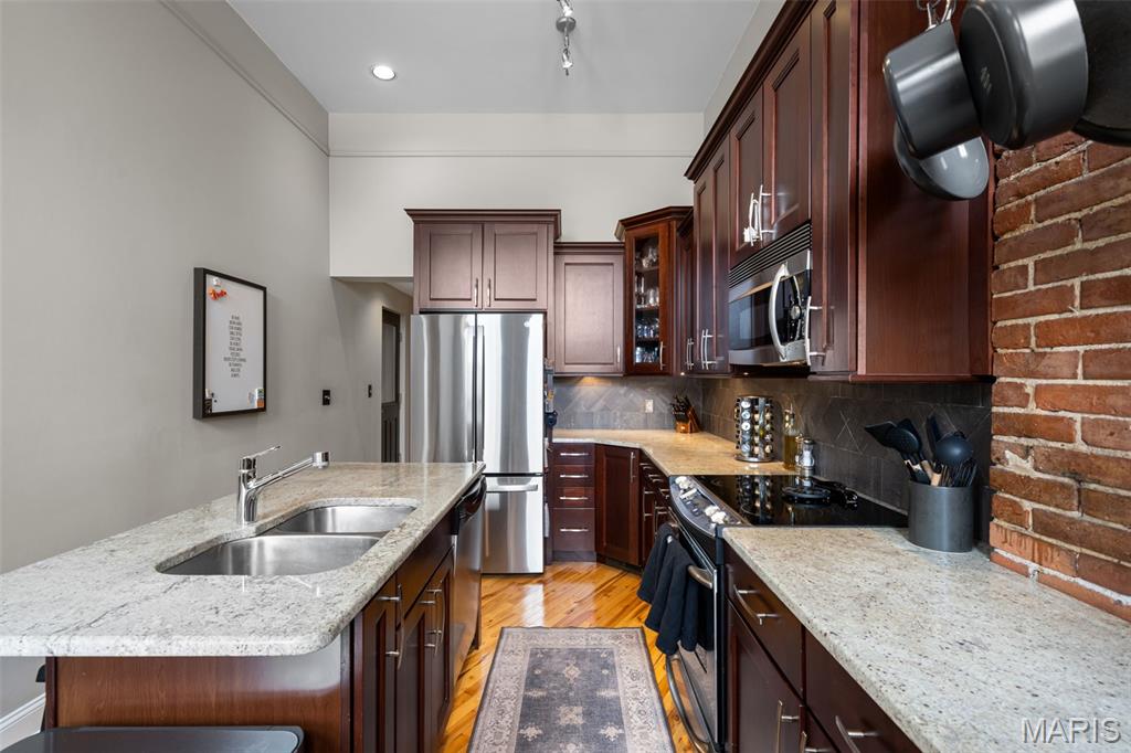 1913 Hickory Street St. Louis, MO 63104 - Photo 14 of 45