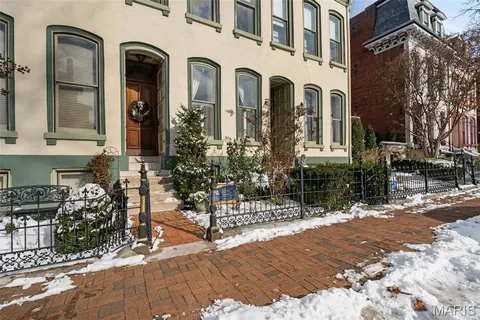 $559,000 | 1913 Hickory Street, St. Louis, MO 63104