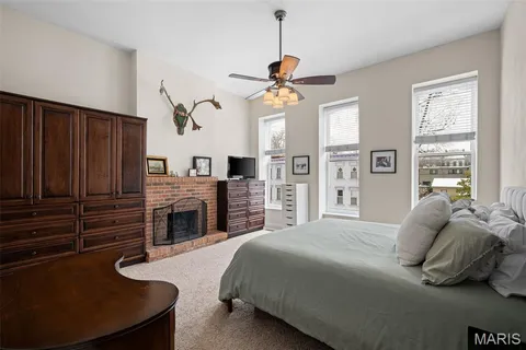 $559,000 | 1913 Hickory Street, St. Louis, MO 63104