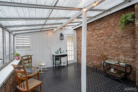 $559,000 | 1913 Hickory Street, St. Louis, MO 63104