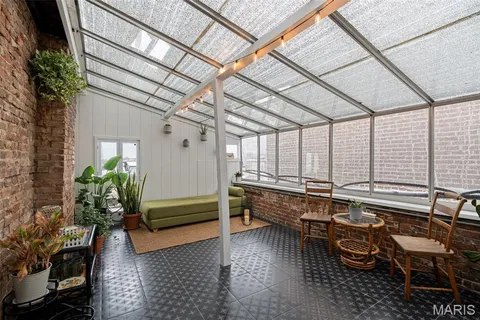 $559,000 | 1913 Hickory Street, St. Louis, MO 63104