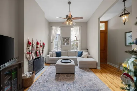 $559,000 | 1913 Hickory Street, St. Louis, MO 63104