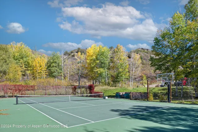 a view of a basketball court