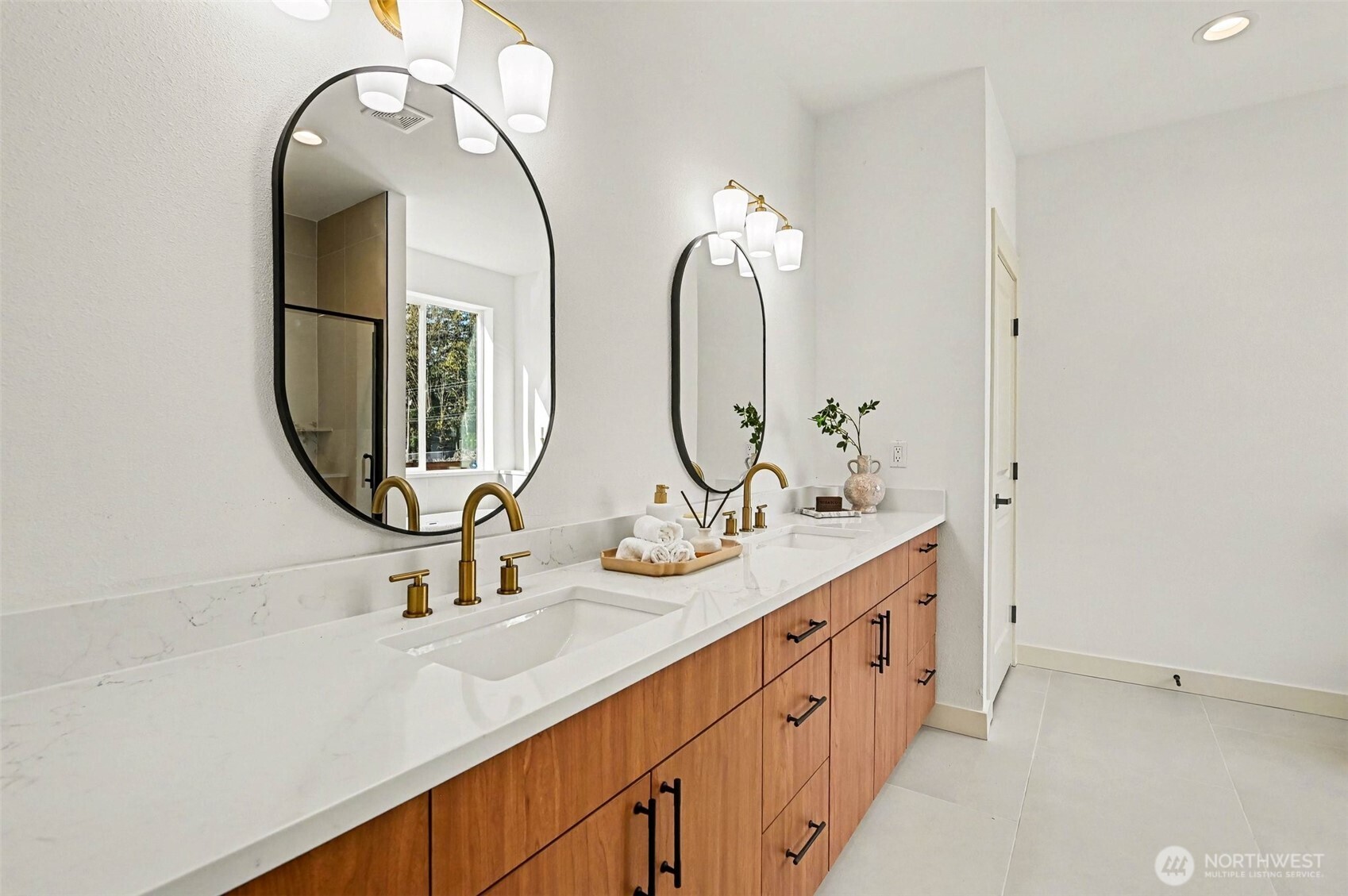 19611 140th Avenue Southeast Renton, WA 98058 - Photo 18 of 36