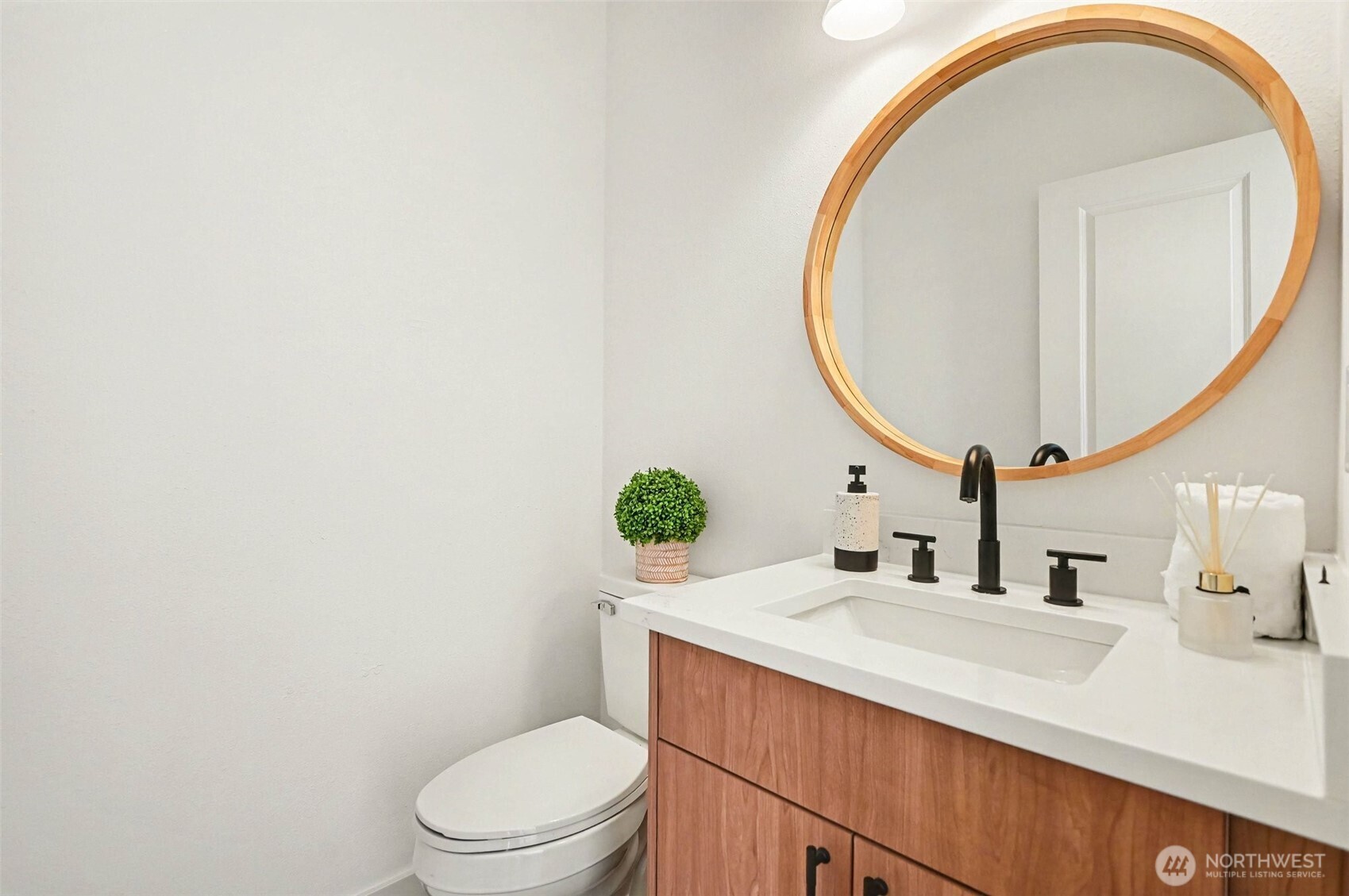 19611 140th Avenue Southeast Renton, WA 98058 - Photo 28 of 36