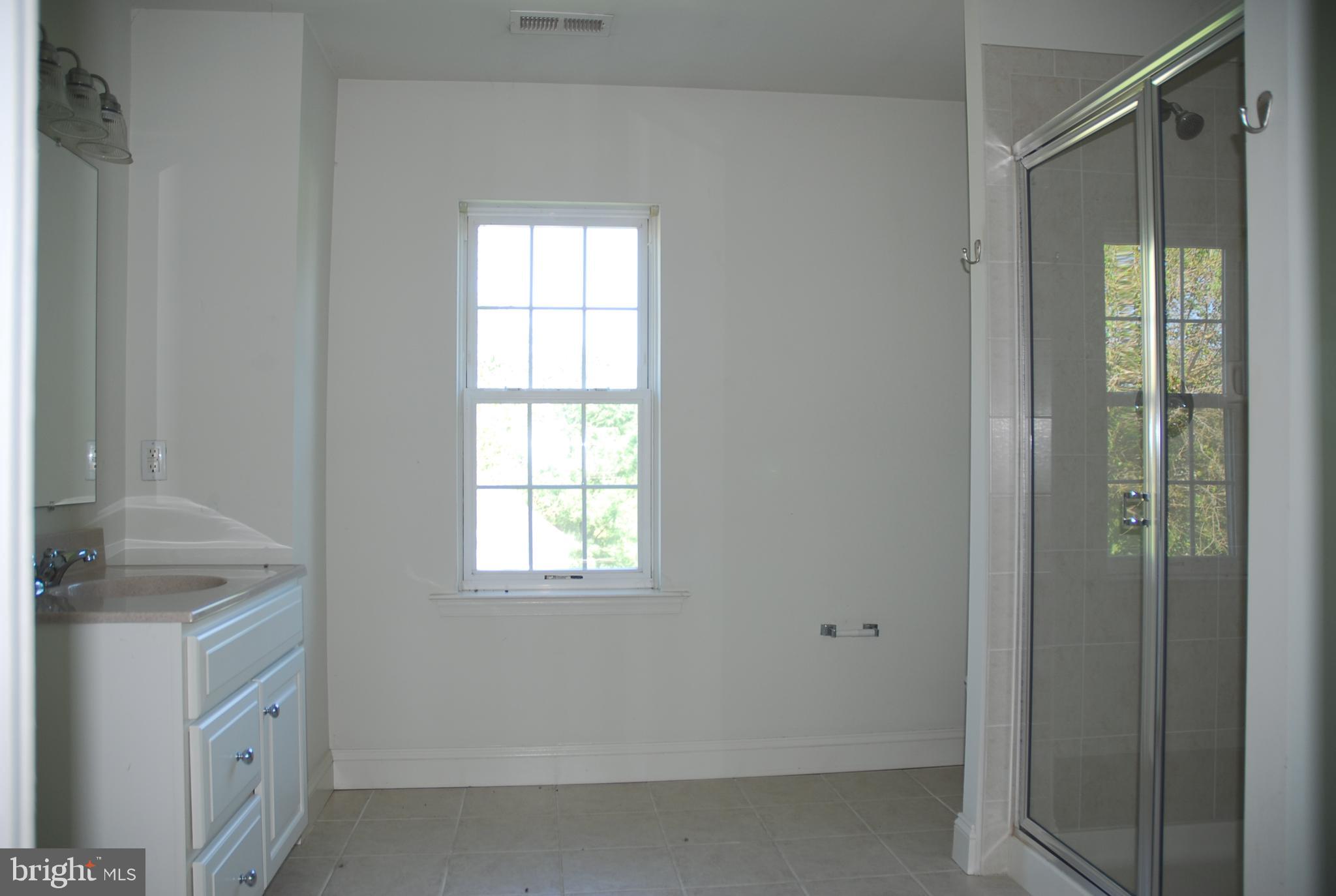 1611 Whitehall Road Norristown, PA 19403 - Photo 14 of 15 Full bath - 2nd floor