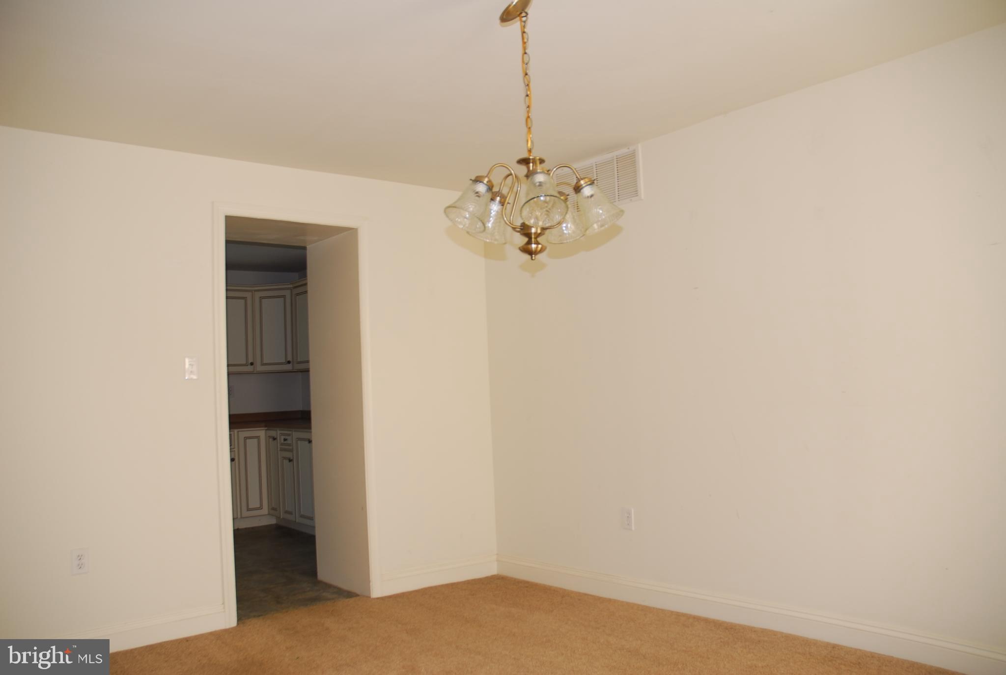 1611 Whitehall Road Norristown, PA 19403 - Photo 10 of 15 Dinning Rm