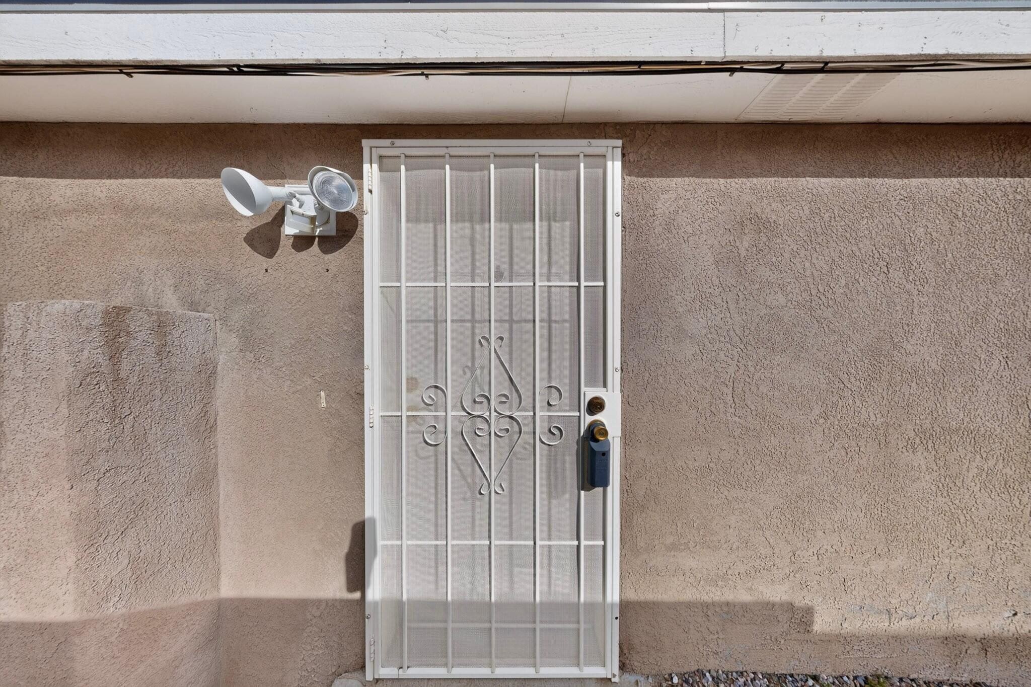 8905 Odin Road Southwest Albuquerque, NM 87121 - Photo 5 of 42 Gallery Image 5