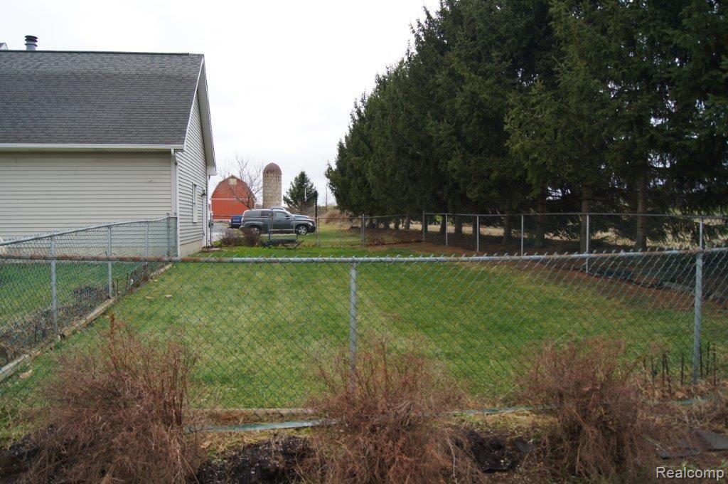 2688 Klam Road Lapeer, MI 48446 - Photo 38 of 39 2688 Klam 009.jpg