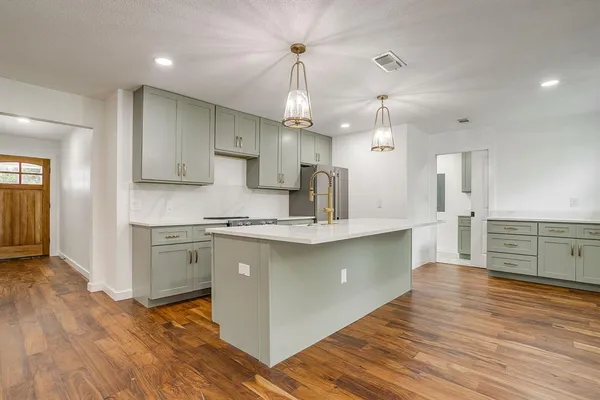 $449,000 | 220 Rolling Hills Drive, Aledo, TX 76008