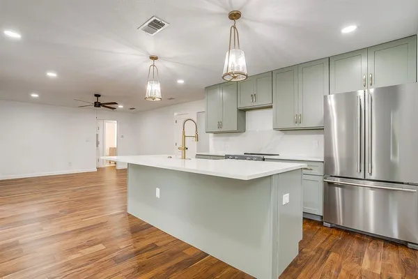 $449,000 | 220 Rolling Hills Drive, Aledo, TX 76008