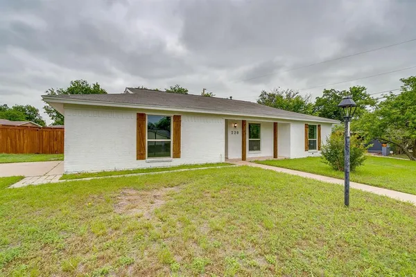 $449,000 | 220 Rolling Hills Drive, Aledo, TX 76008