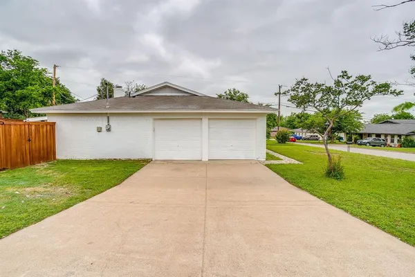 $449,000 | 220 Rolling Hills Drive, Aledo, TX 76008