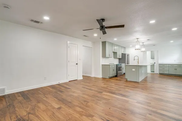 $449,000 | 220 Rolling Hills Drive, Aledo, TX 76008