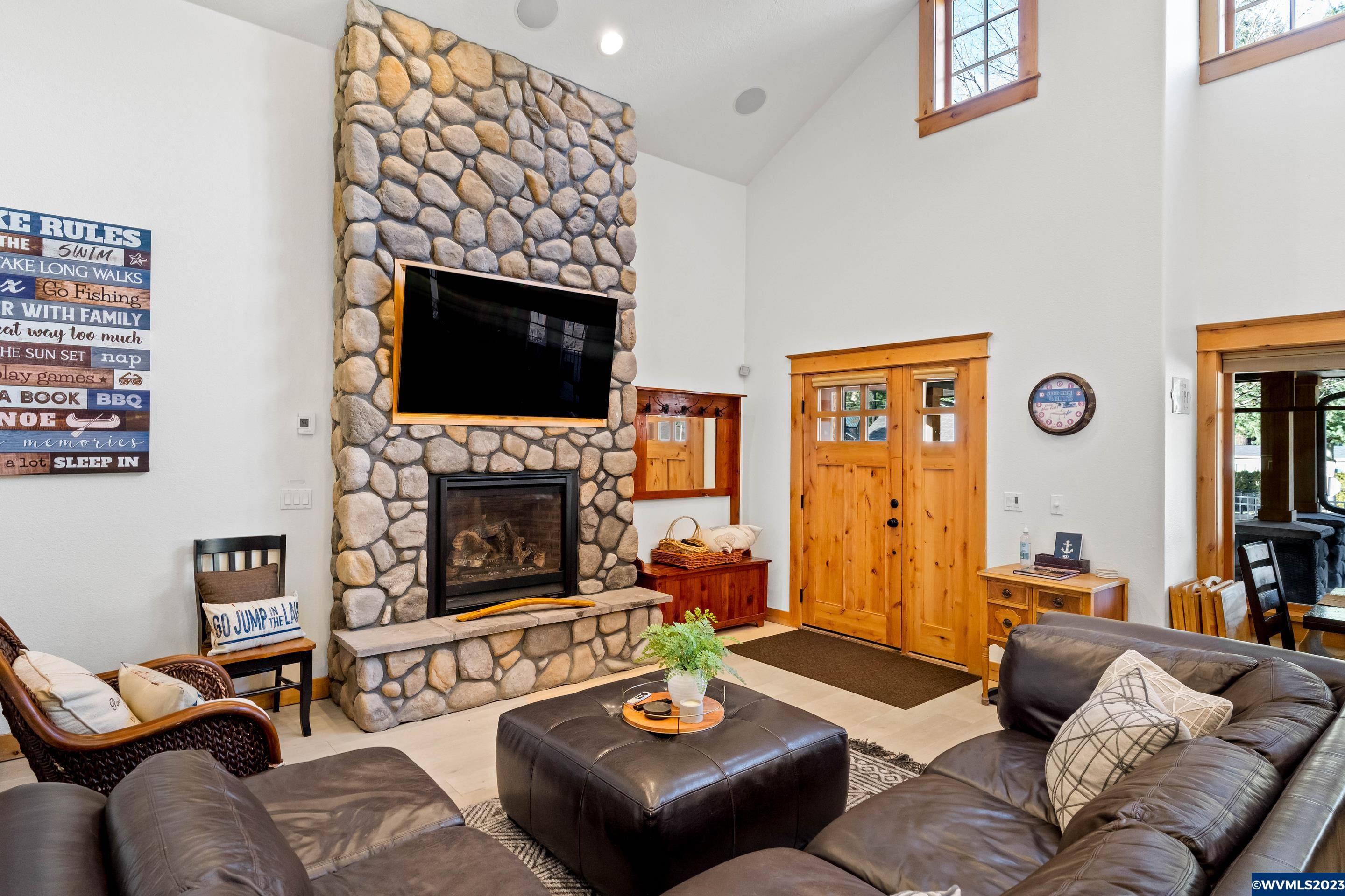 325 Clester Road Detroit, OR 97342 - Photo 7 of 35 Gallery Image 7