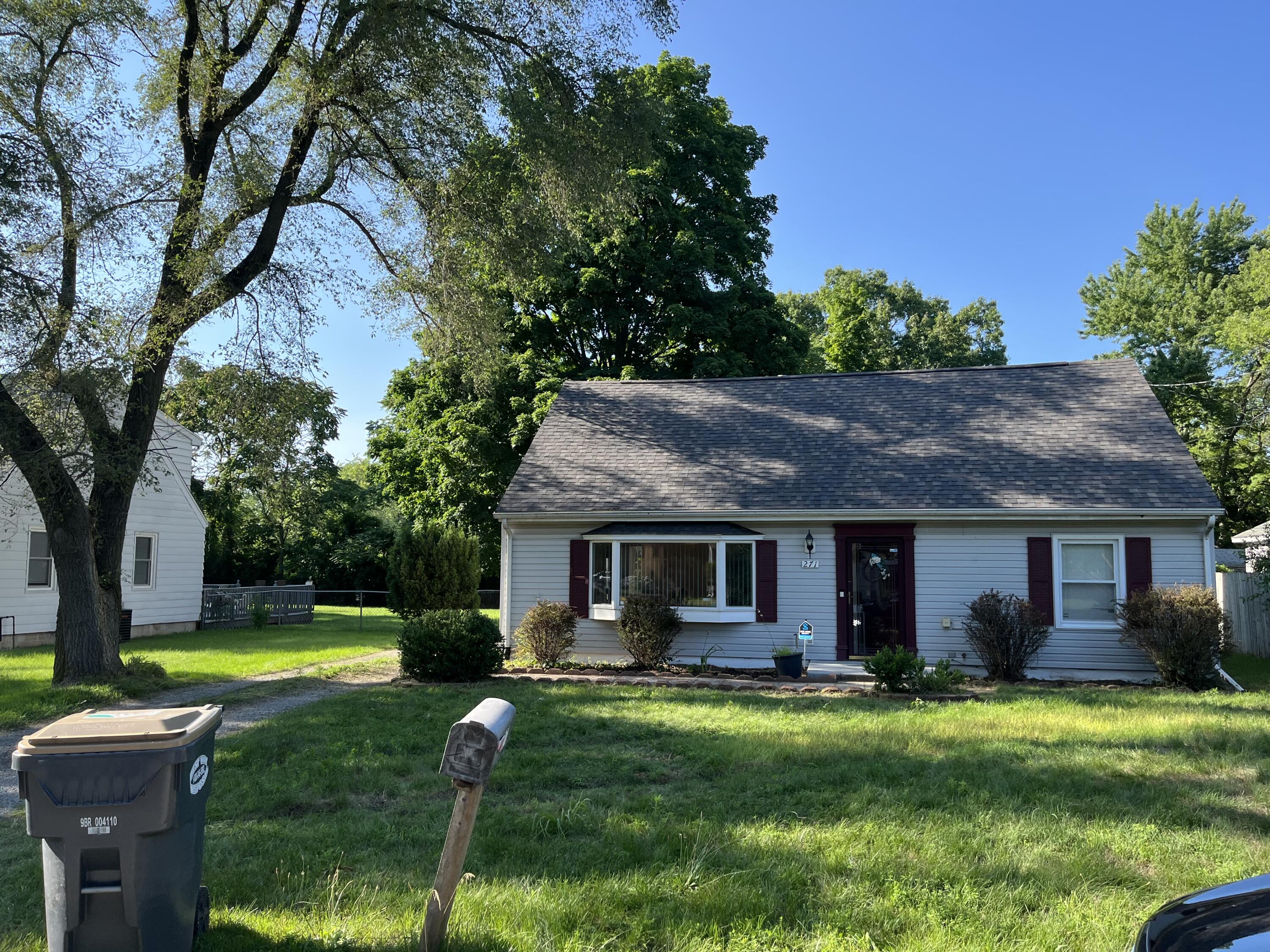 271 Elmside Road Benton Harbor, MI 49022 - Photo 33 of 34 FRONT DRIVE