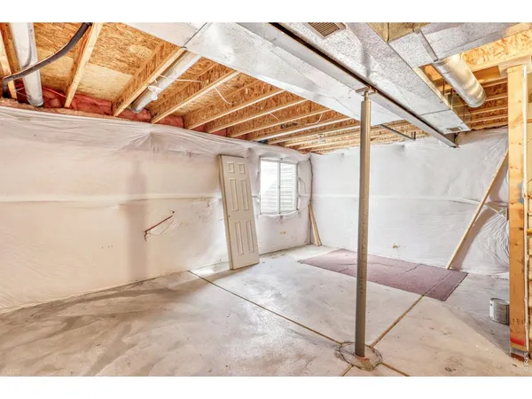 a view of outdoor space garage and garage