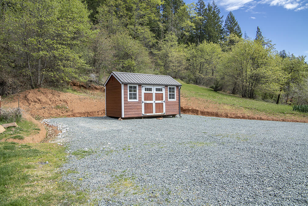 4774 Hog Creek Road Merlin, OR 97532 - Photo 18 of 53 19