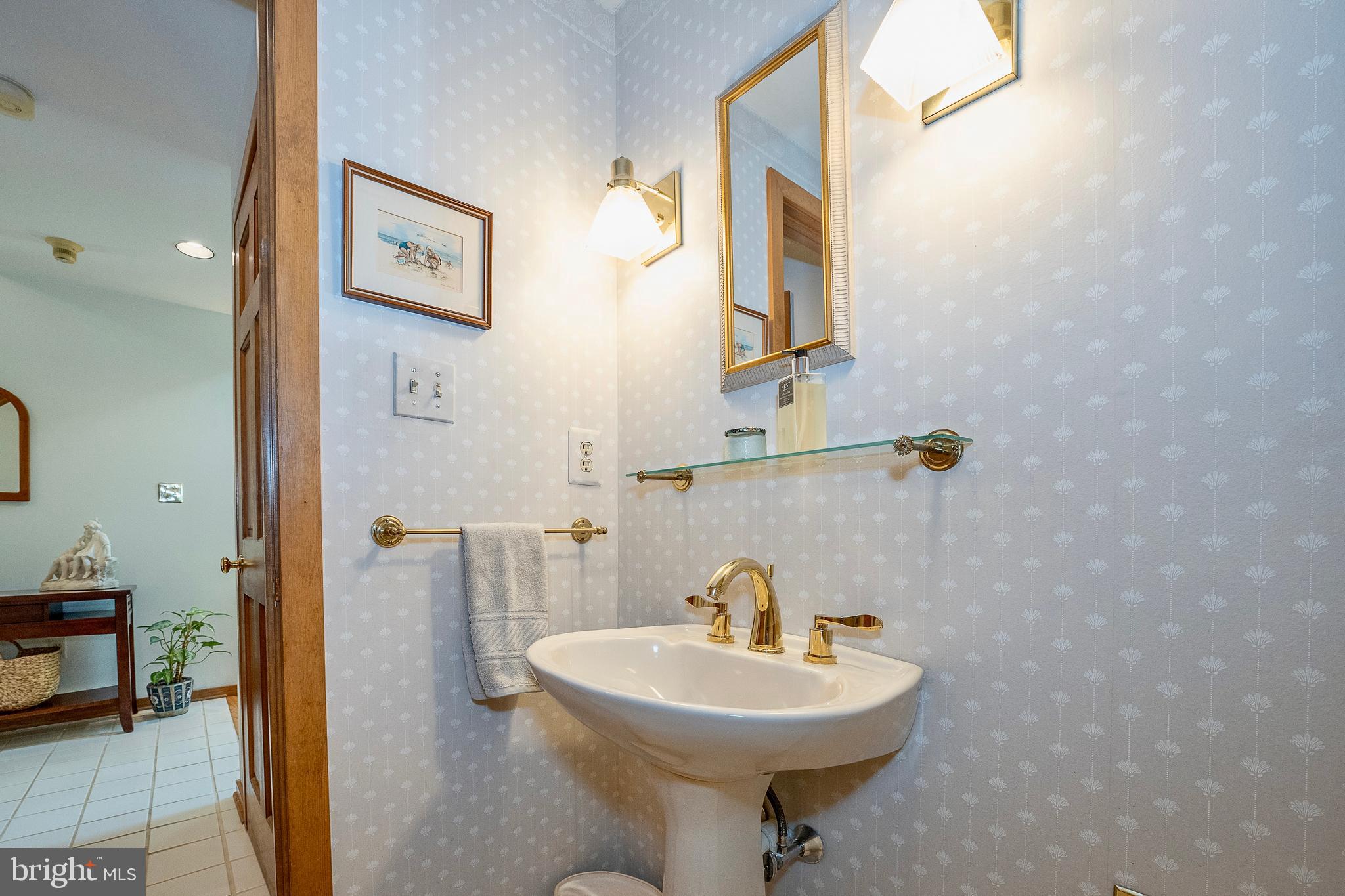 573 West Valley Road Wayne, PA 19087 - Photo 17 of 55