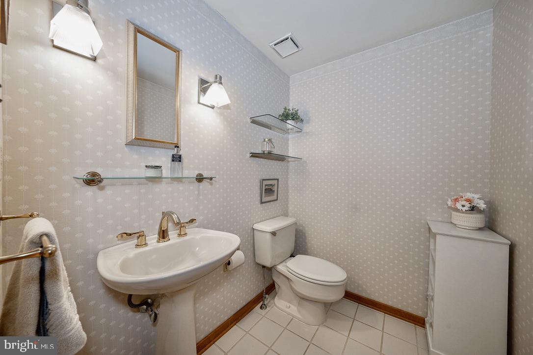 573 West Valley Road Wayne, PA 19087 - Photo 18 of 55