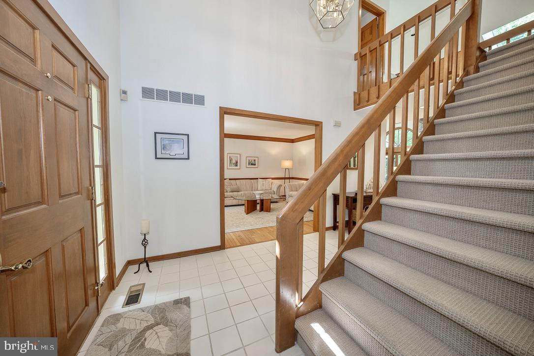 573 West Valley Road Wayne, PA 19087 - Photo 4 of 55