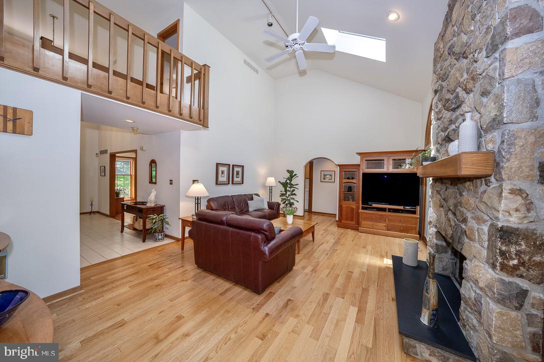 573 West Valley Road Wayne, PA 19087 - Photo 8 of 55