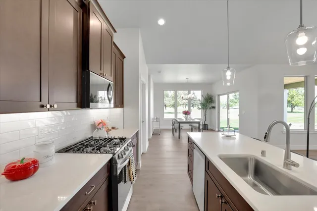 $558,850 | 16 North Country Club Drive, Unit 16, Deer Park, WA 99006