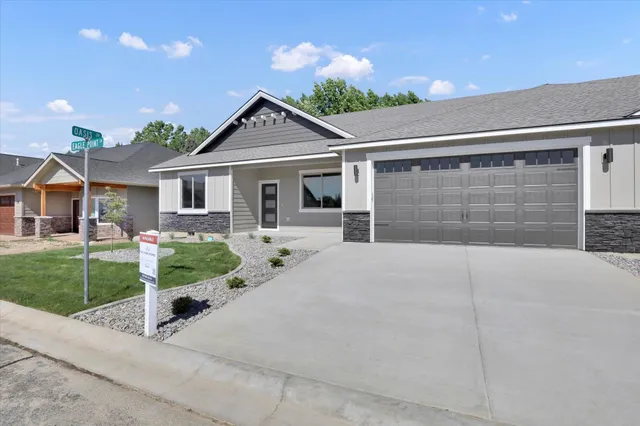 $558,850 | 16 North Country Club Drive, Unit 16, Deer Park, WA 99006