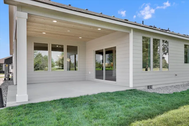 $558,850 | 16 North Country Club Drive, Unit 16, Deer Park, WA 99006