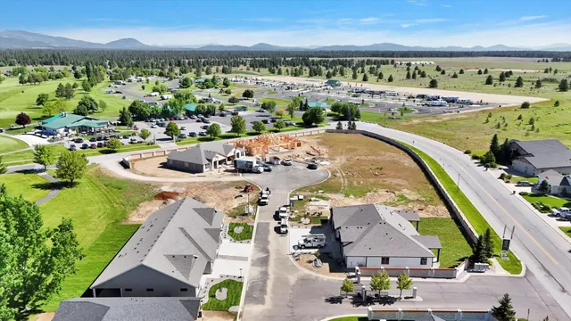 $558,850 | 16 North Country Club Drive, Unit 16, Deer Park, WA 99006