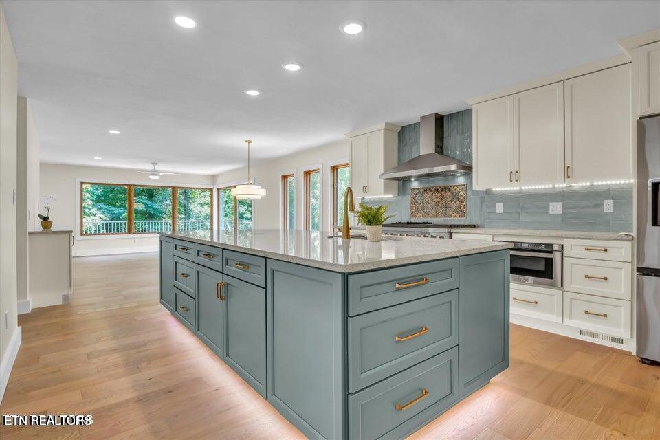 143 Inata Circle Loudon, TN 37774 - Photo 8 of 34 Large Kitchen Island
