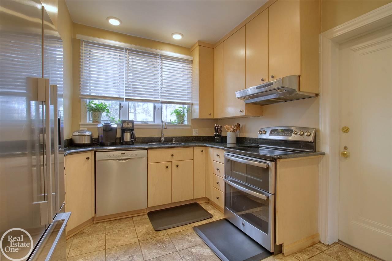 832 Trombley Road Grosse Pointe Park, MI 48230 - Photo 25 of 52