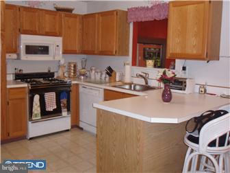 512 Ward Road Brookhaven, PA 19015 - Photo 4 of 12 Kitchen