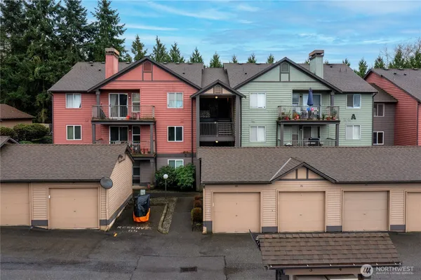 $449,995 | 13209 Newcastle Way, Unit A104, Newcastle, WA 98059