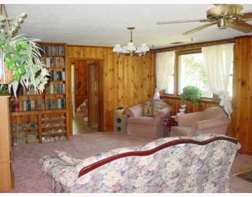 48 Scaife Road Sewickley Heights, PA 15143 - Photo 6 of 6 Living Room.