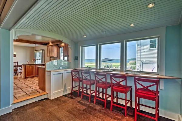 $3,300 | 129 Dighton Avenue, Portsmouth, RI 02871