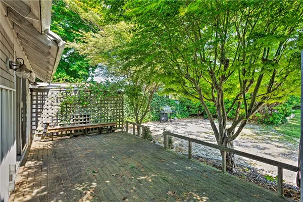 $3,300 | 129 Dighton Avenue, Portsmouth, RI 02871