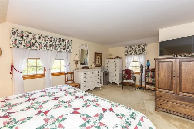 $629,900 | 406 South Street, Foxboro, MA 02035