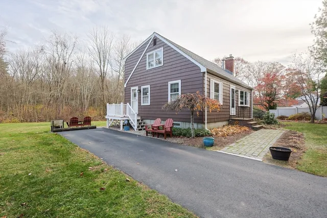 $629,900 | 406 South Street, Foxboro, MA 02035