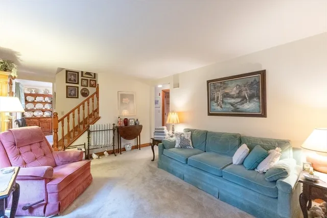 $629,900 | 406 South Street, Foxboro, MA 02035