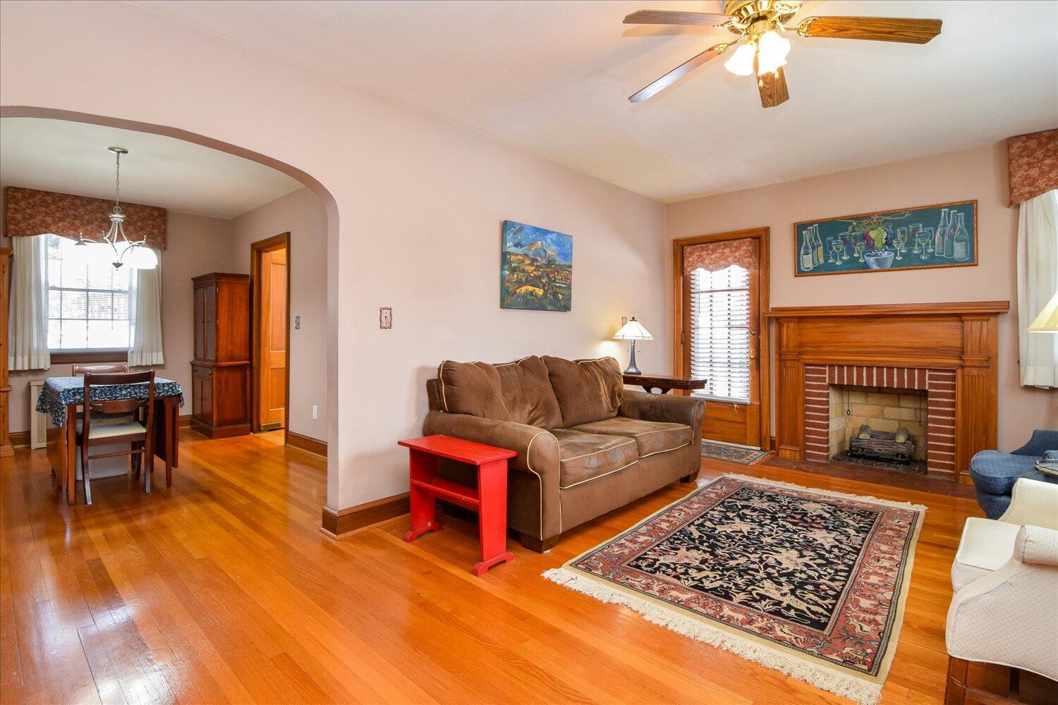 3108 Spring Road Southwest Roanoke, VA 24015 - Photo 4 of 40 04-3108 Spring-4