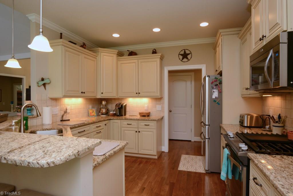 5002 Bennington Way High Point, NC 27262 - Photo 10 of 30 Note the additional pantry space in the hall