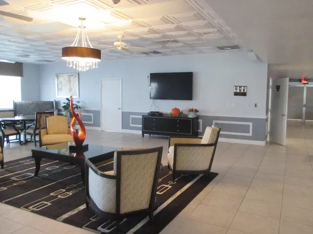 $1,700 | 154 Lake Meryl Drive, Unit 259, West Palm Beach, FL 33411