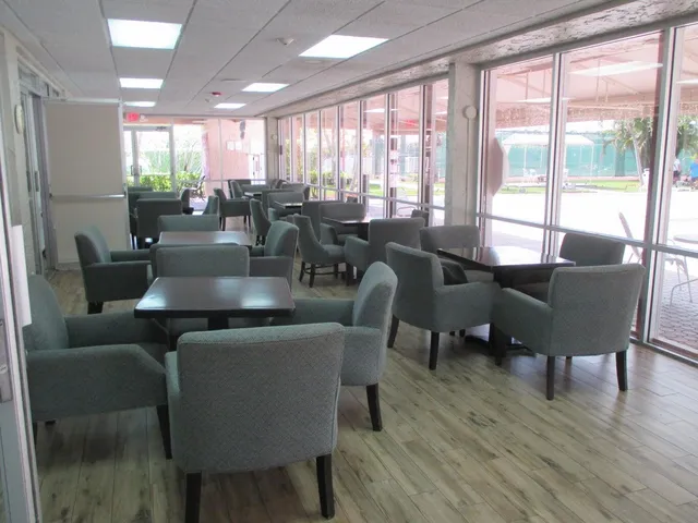 $1,700 | 154 Lake Meryl Drive, Unit 259, West Palm Beach, FL 33411