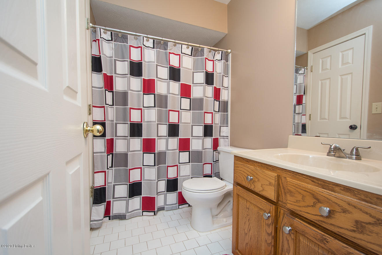 1236 Lexington Road, Unit 202 Louisville, KY 40206 - Photo 13 of 28 Full Bath 1st floor