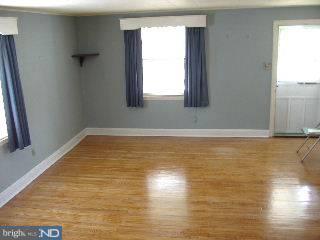 511 Springview Lane Springfield, PA 19064 - Photo 3 of 6 Gallery Image 3